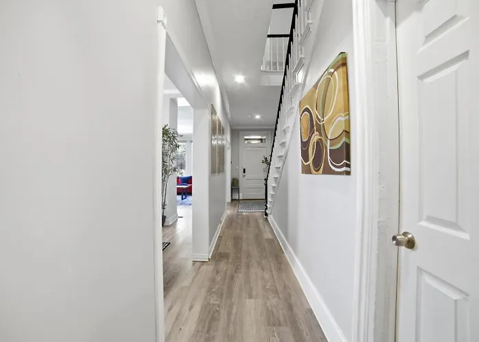 Apartment By Walnut Street Near Pitt, Cmu, Upmc, 3parking Spots Pittsburgh
