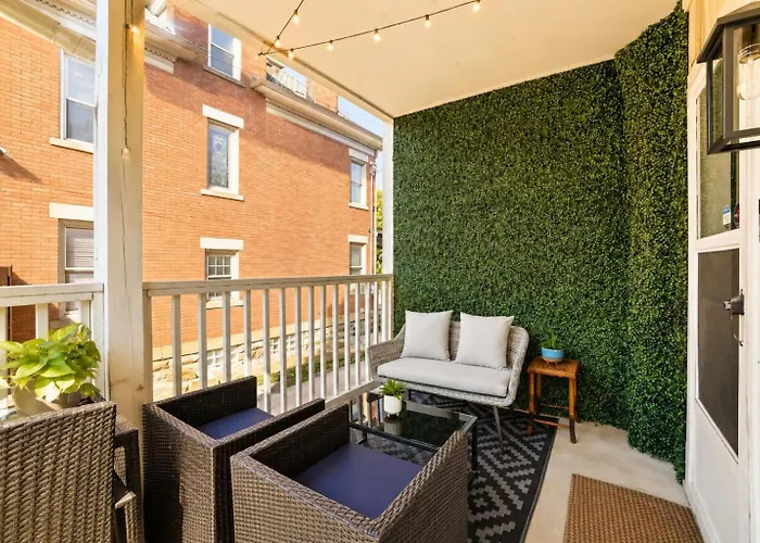 Apartment By Walnut Street Near Pitt, Cmu, Upmc, 3parking Spots