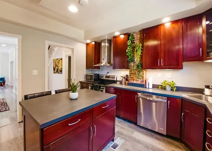 Apartment By Walnut Street Near Pitt, Cmu, Upmc, 3parking Spots Pittsburgh