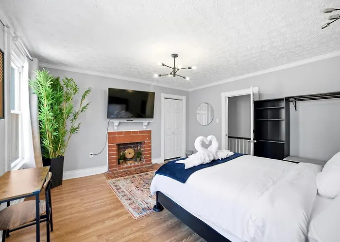 By Walnut Street Near Pitt, Cmu, Upmc, 3parking Spots * Pittsburgh