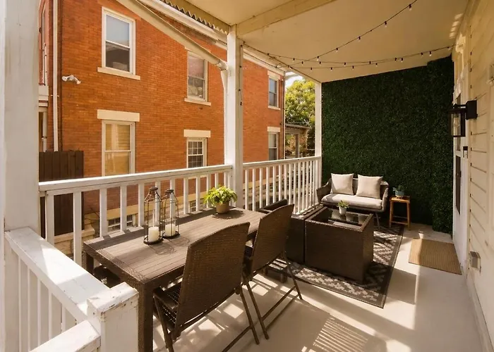 Apartment By Walnut Street Near Pitt, Cmu, Upmc, 3parking Spots *